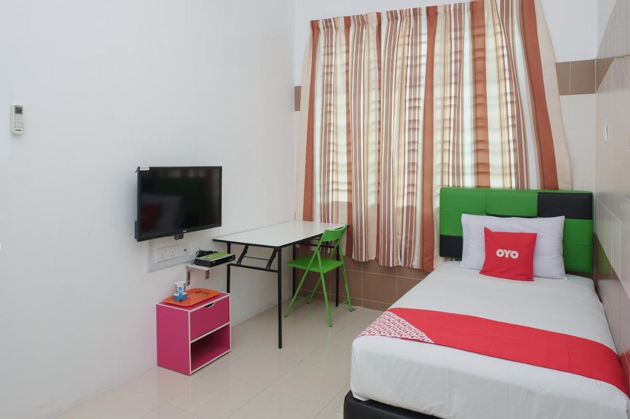 Oyo 90005 Dc Villa Guest House Kuala Rompin Zewnętrze zdjęcie