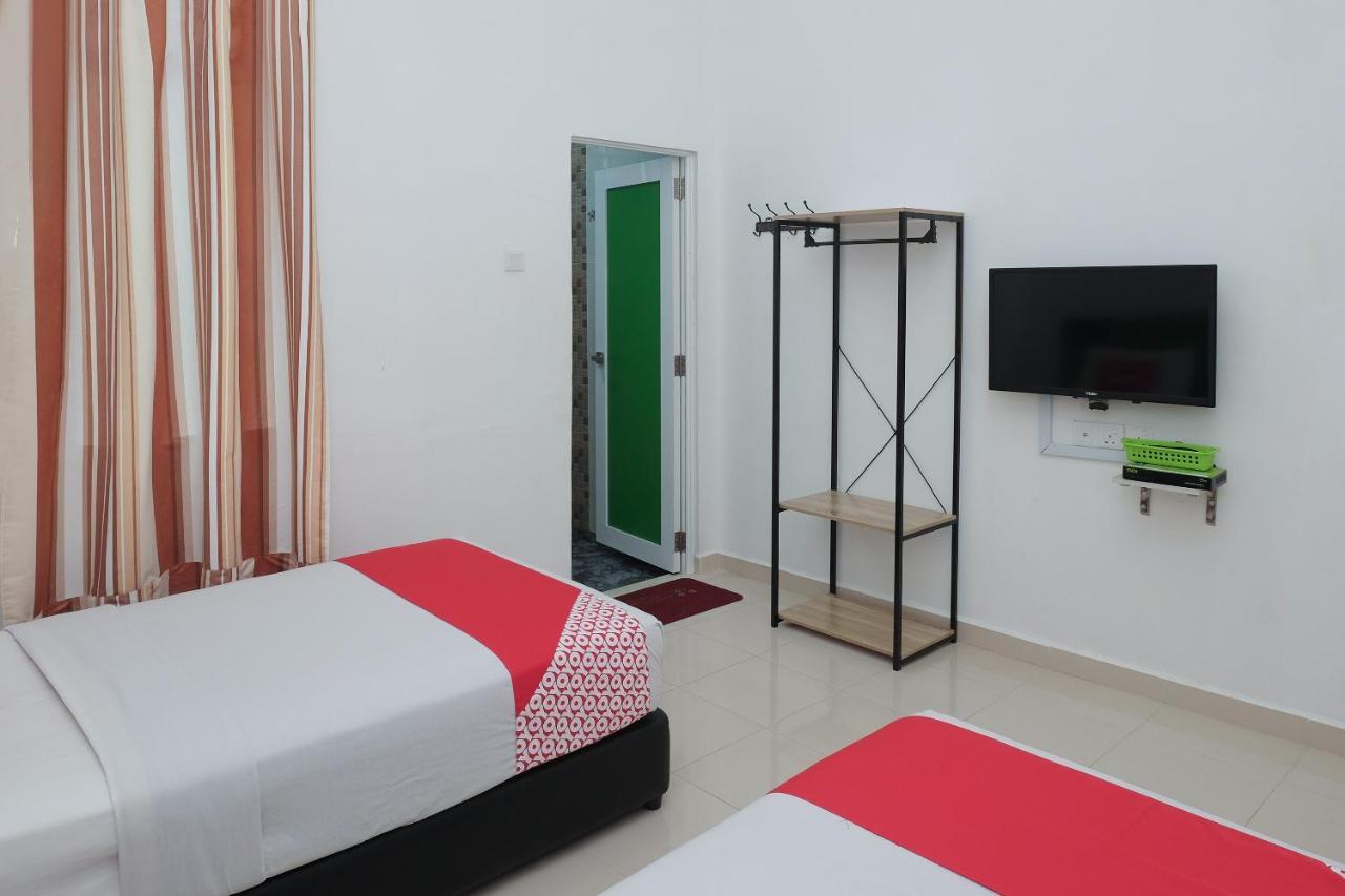 Oyo 90005 Dc Villa Guest House Kuala Rompin Zewnętrze zdjęcie