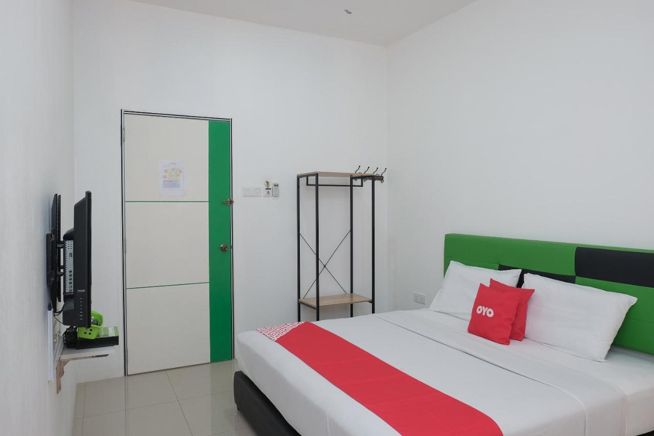 Oyo 90005 Dc Villa Guest House Kuala Rompin Zewnętrze zdjęcie
